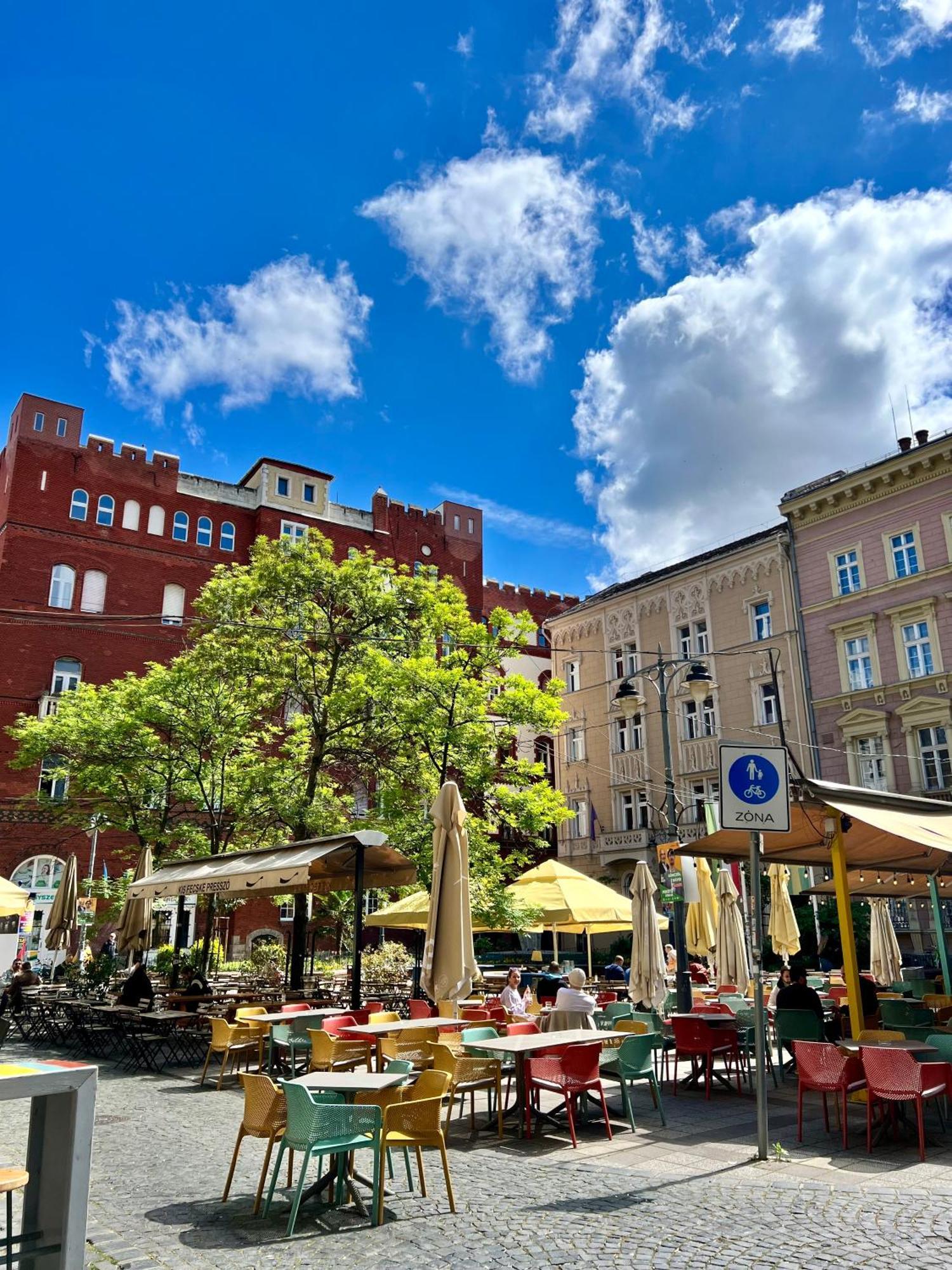 Cedar Inn Budapest - Palace District Ngoại thất bức ảnh