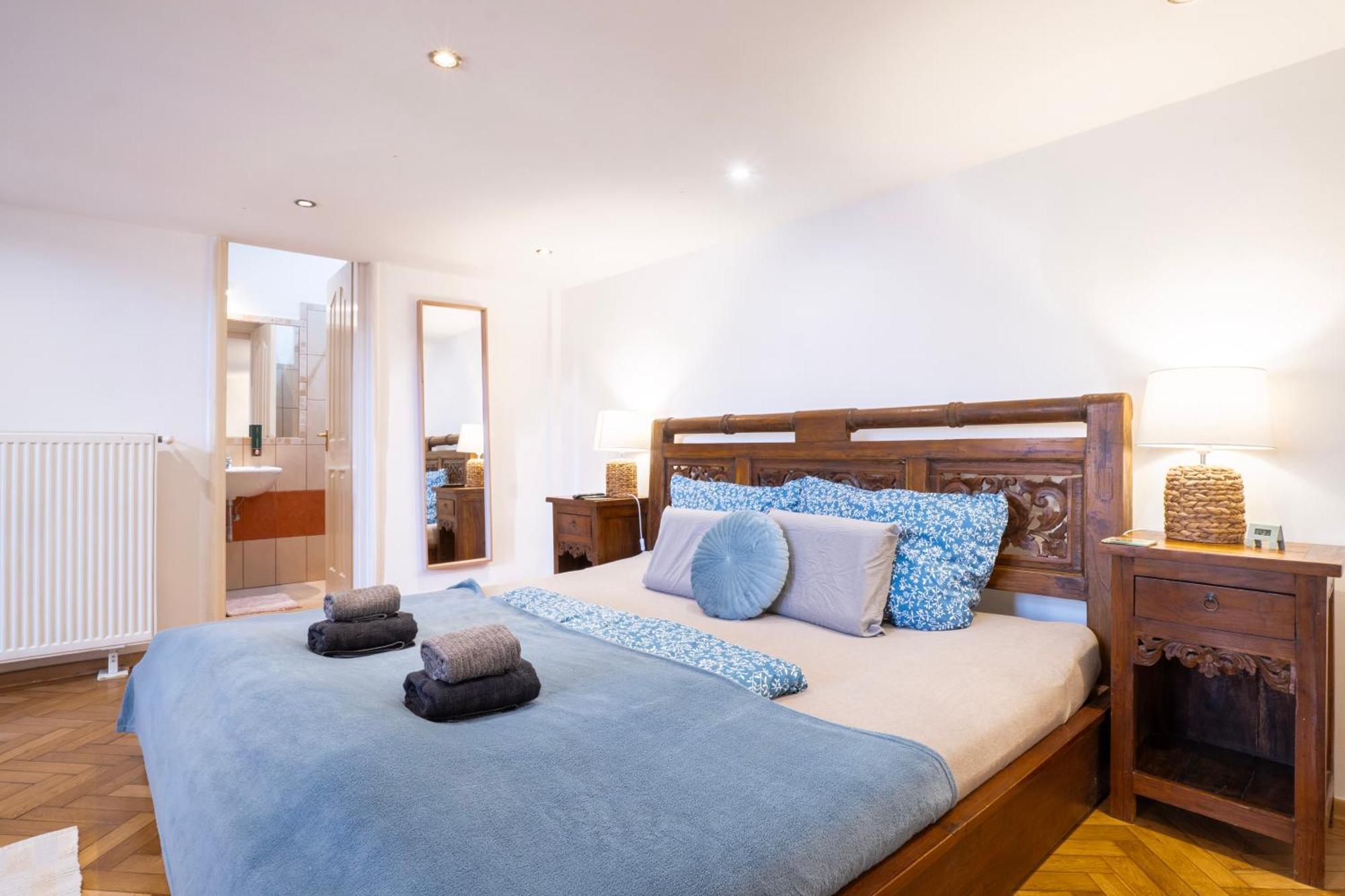 Cedar Inn Budapest - Palace District Ngoại thất bức ảnh