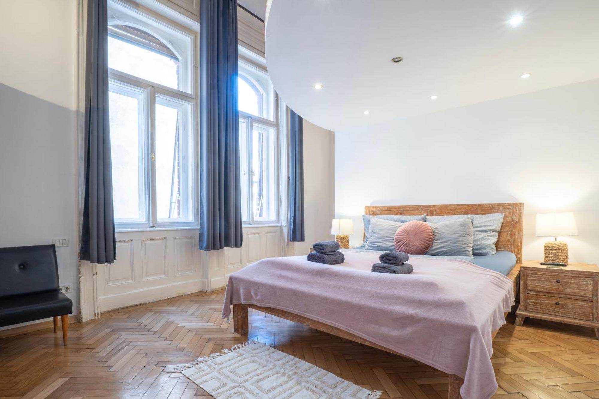 Cedar Inn Budapest - Palace District Ngoại thất bức ảnh