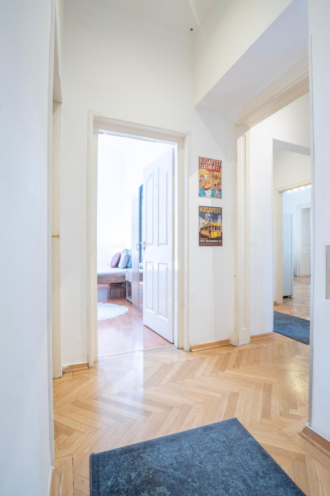 Cedar Inn Budapest - Palace District Ngoại thất bức ảnh