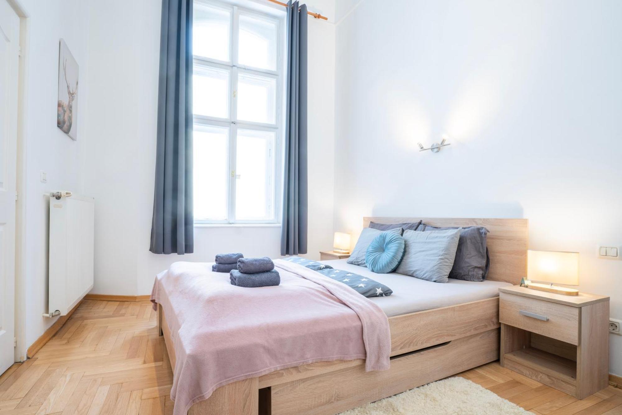 Cedar Inn Budapest - Palace District Ngoại thất bức ảnh