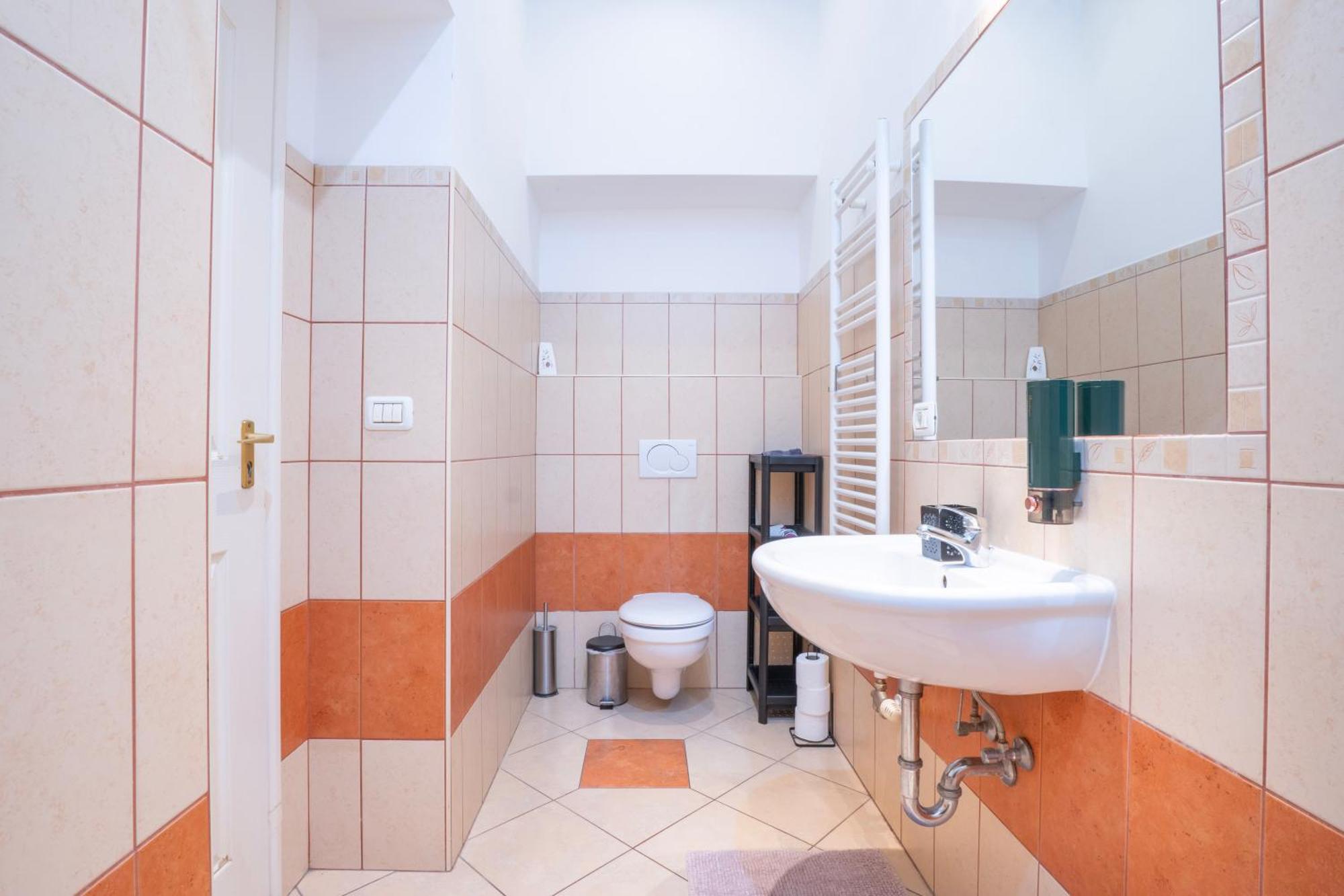 Cedar Inn Budapest - Palace District Ngoại thất bức ảnh