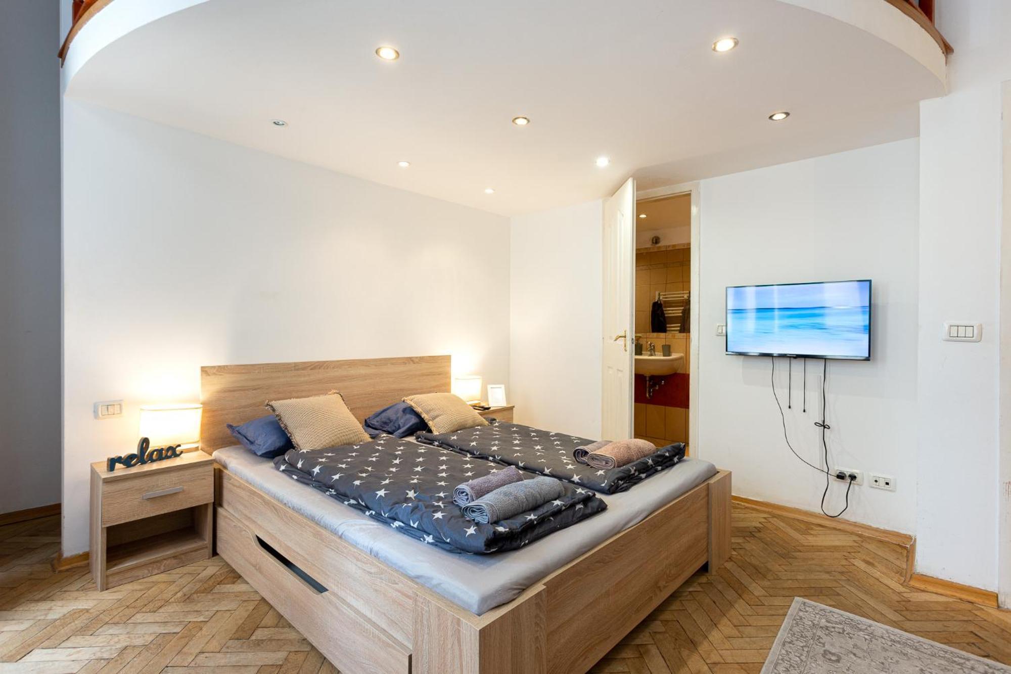 Cedar Inn Budapest - Palace District Ngoại thất bức ảnh